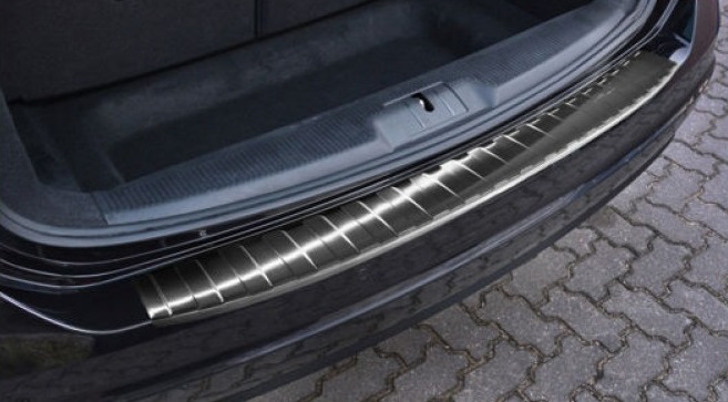 AVISA Ochranná lišta hrany kufru - Seat Alhambra II, Volkswagen Sharan II černá r.v. 2010