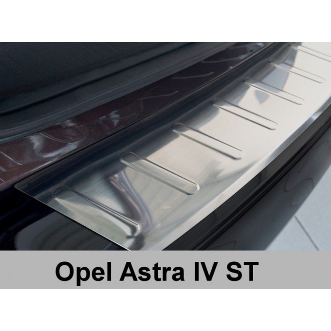 AVISA Ochranná lišta hrany kufru - Opel Astra J Combi r.v. 2010-2012